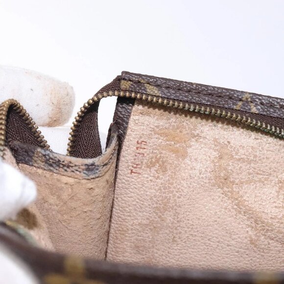 LOUIS VUITTON Monogram Posh Toilette 26 Pouch - Picture 12 of 14